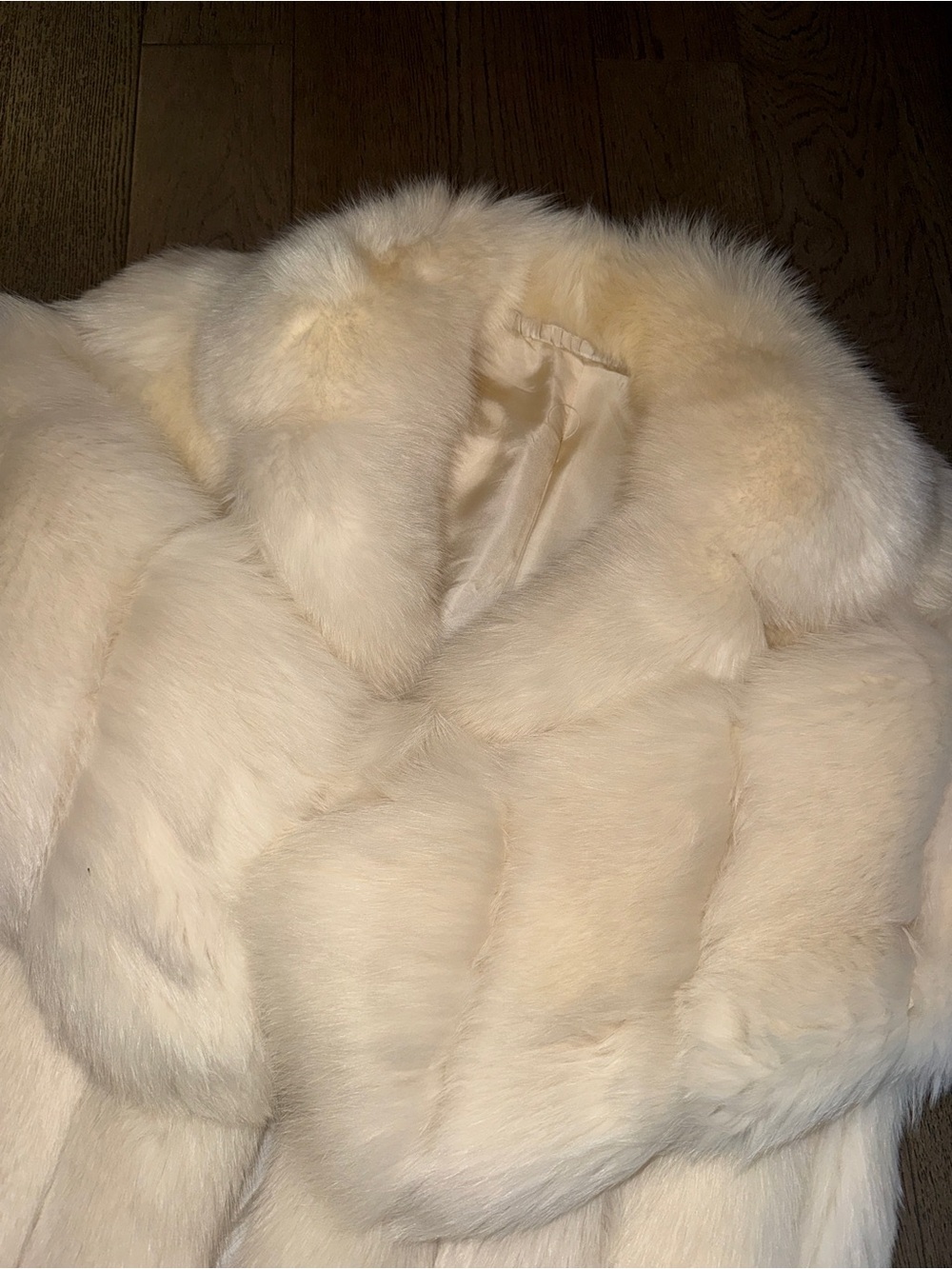 Luxury Cream Fox Fur Coat - Picture 4 of 5